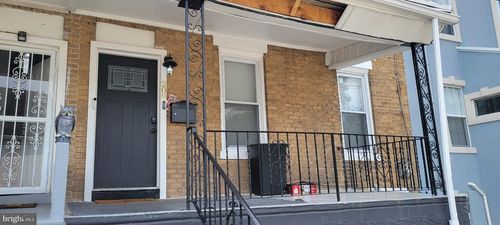 209 N 10th St, DARBY, PA, 19023-1706 | Card Image