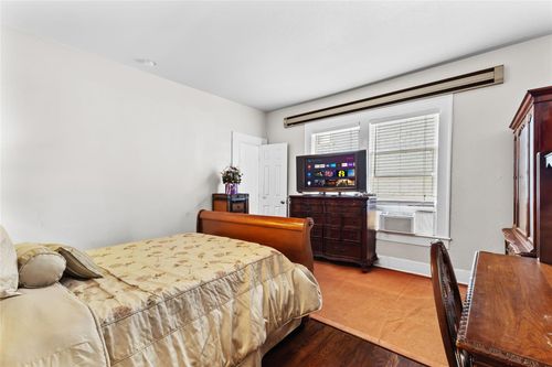 a-2511 Whitney St, Houston, TX, 77006-3061 | Card Image