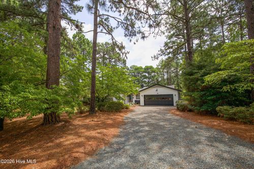 27 Par Dr, Whispering Pines, NC, 28327-9302 | Card Image