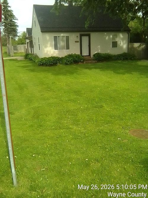 14405 Syracuse St, Taylor, MI, 48180-4632 | Card Image