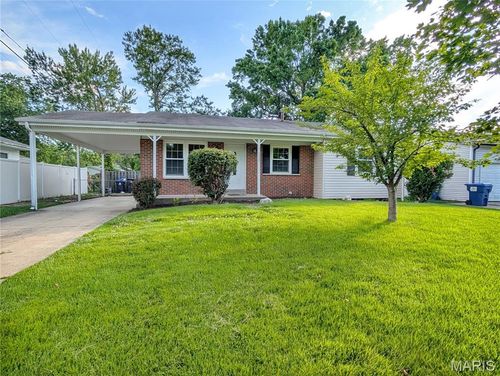2480 Teakwood Manor Dr, Florissant, MO, 63031-4453 | Card Image