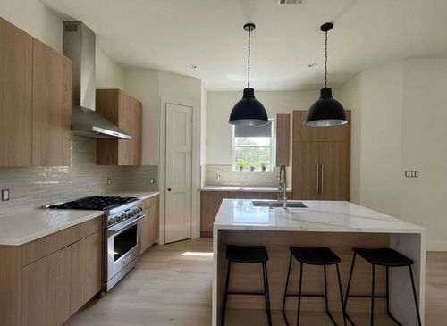 1230 Johnston St, Houston, TX, 77022-4008 | Card Image