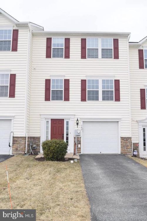 326 Larose Dr, COATESVILLE, PA, 19320-1628 | Card Image