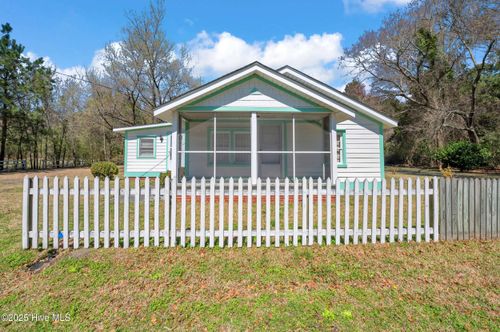 203 First St, Rose Hill, NC, 28458-0106 | Card Image