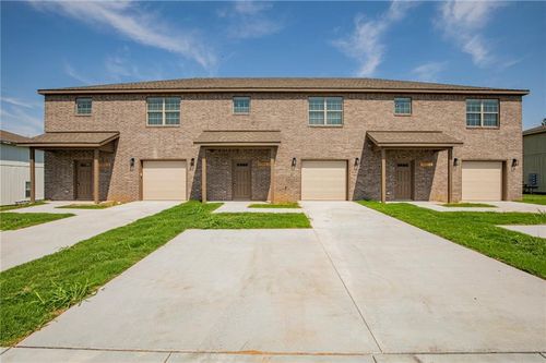 2003 Azlin Pl, Siloam Springs, AR, 72761-3194 | Card Image