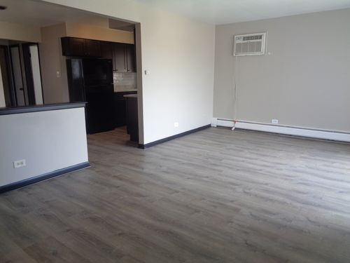 3w-7041 99th St, Chicago Ridge, IL, 60415-1170 | Card Image