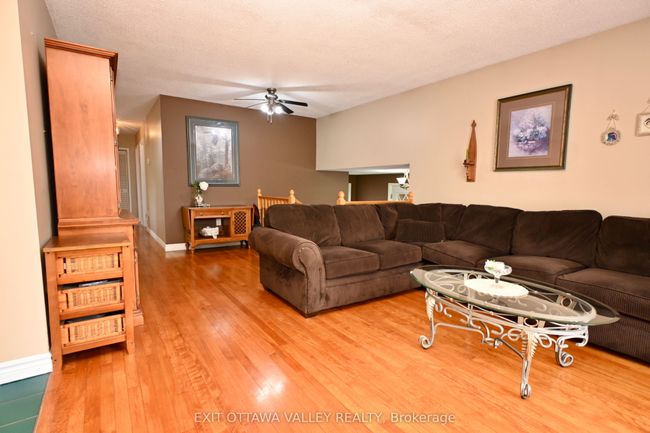 1932 Gore Line, House other with 4 bedrooms, 2 bathrooms and 4 parking in Westmeath ON | Image 8