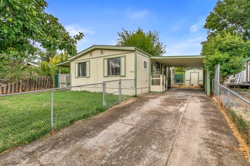 558 Meadow Ln, Eagle Point, OR, 97524-8535 | Card Image