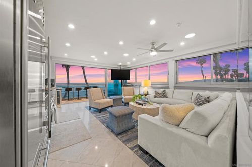 2-2999 Ocean Front Walk, San Diego, CA, 92109-8245 | Card Image