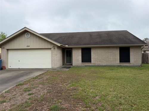 108 Timberline Dr, Port Lavaca, TX, 77979-4952 | Card Image