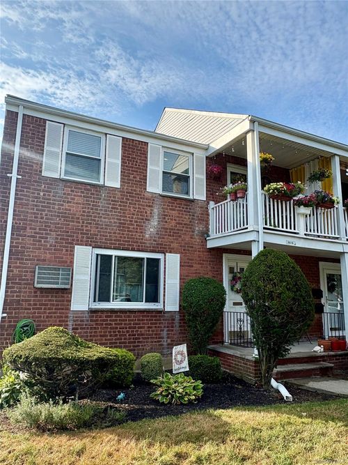 2nd-floor-260-08 74th Ave, Glen Oaks, NY, 11004-1139 | Card Image