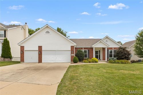 2668 Breckenridge Cir, O Fallon, MO, 63368-6670 | Card Image