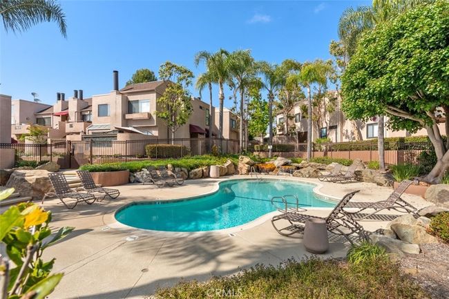 UNIT-77 - 25761 Le Parc, Condo with 1 bedrooms, 2 bathrooms and 2 parking in Lake Forest CA | Image 39