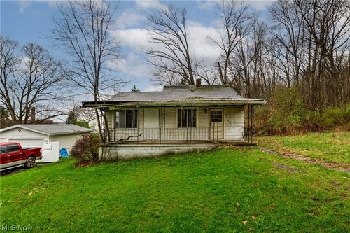 7766 Stewart Sharon Rd, Masury, OH, 44438-1323 | Card Image