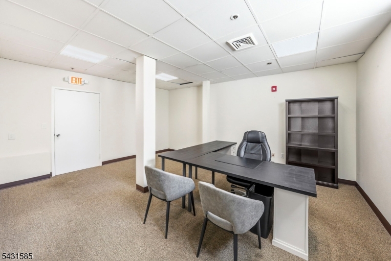 Commercial Lease in Morristown Town 2