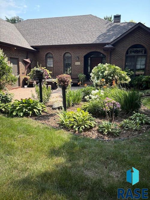 1001 E Ridge Rd Road, Sioux Falls, SD, 57105 | Card Image