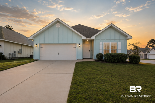 395 Landward Dr, Gulf Shores, AL, 36542-2756 | Card Image