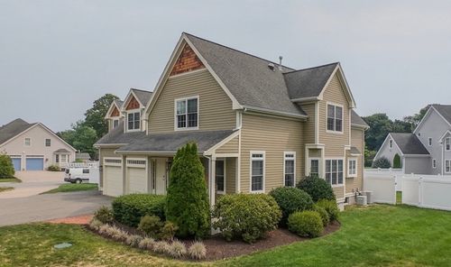 31 Chestnut St, Foxboro, MA, 02035-1442 | Card Image