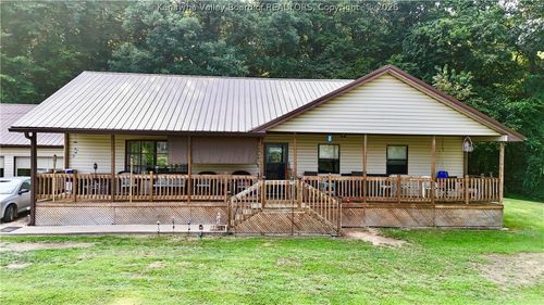 638 Eagle Run Rd, Scott Depot, WV, 25560-7511 | Card Image