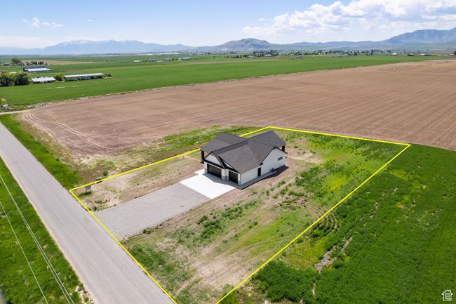 Overview of rural landscape with mountains and property boundaries highlighted | Image 20