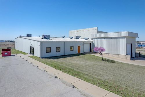 425 W Airport Rd, Hinton, OK, 73047-7440 | Card Image
