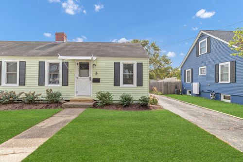 345 Illinois St, East Dundee, IL, 60118-1150 | Card Image