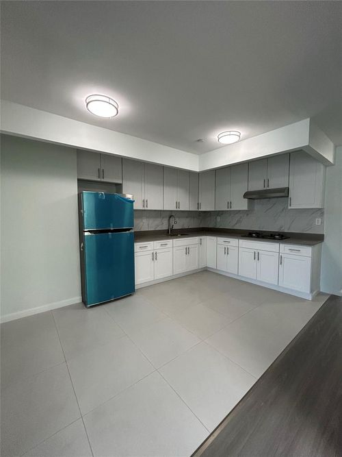 fl-3rd-145 34th Ave, Flushing, NY, 11354-3156 | Card Image