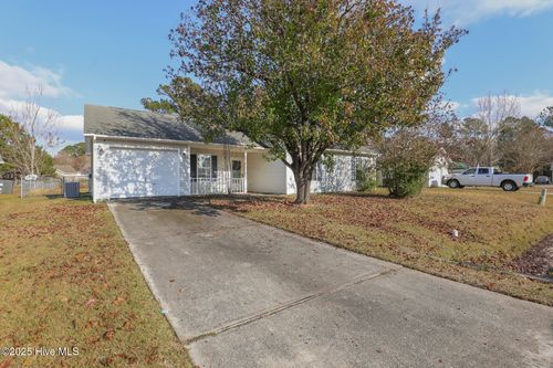 302 Paddock Pl, Jacksonville, NC, 28546-9402 | Card Image