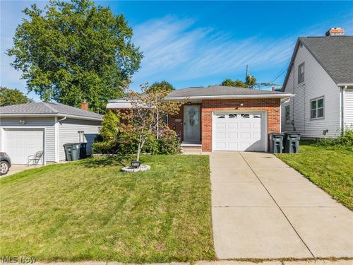 217 Clinton Ave, Akron, OH, 44301-2906 | Card Image