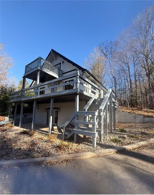 231 W Shore Dr, Wilkesboro, NC, 28697-7499 | Card Image