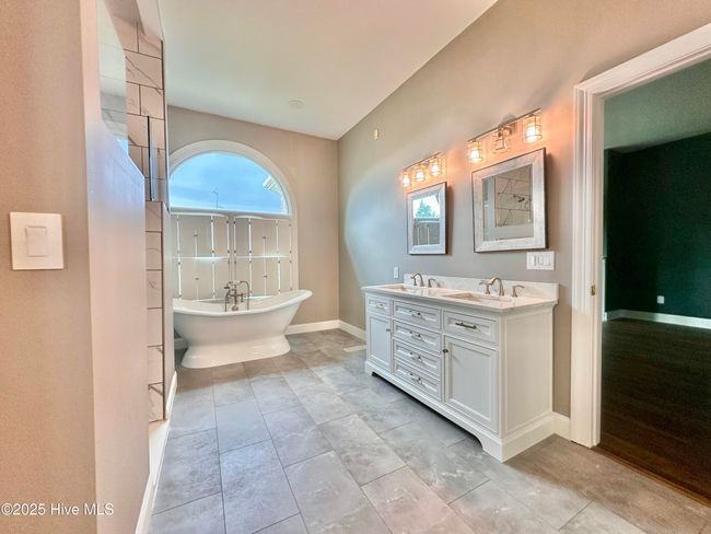 141 Baybreeze Dr, House other with 4 bedrooms, 6 bathrooms and 3 parking in Shiloh NC | Image 28