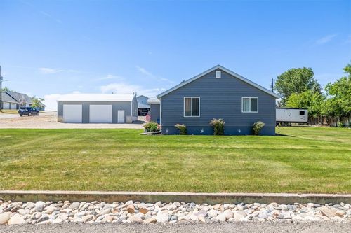 1005 4th St W, Roundup, MT, 59072-1817 | Card Image