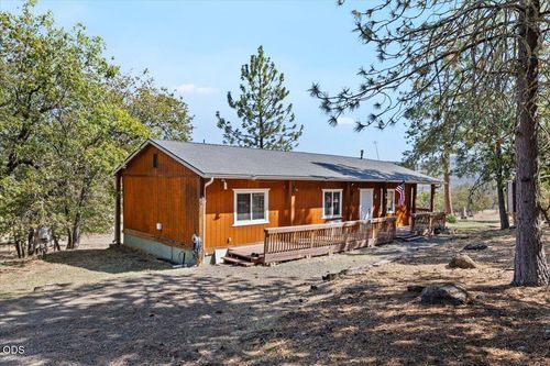 2440 Wren Ridge Dr, Eagle Point, OR, 97524-9727 | Card Image