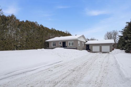 685 Station Rd Road, Alfred and Plantagenet, ON, K0B1A0 | Card Image