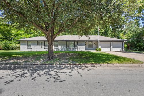 2711 Santa Cruz Dr, Dallas, TX, 75227-9341 | Card Image