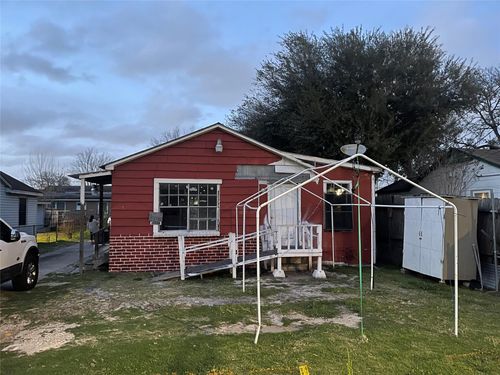 7011 Brownsville Street, Houston, TX, 77020 | Card Image