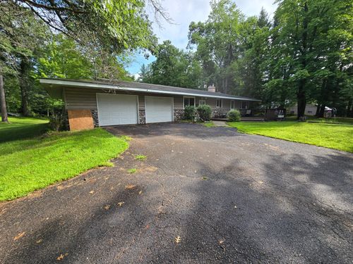 11690 Martha Ln, Crivitz, WI, 54114-8979 | Card Image