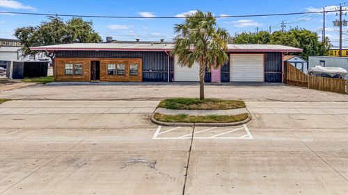 902 51st Street, Galveston, TX, 77551 | Card Image