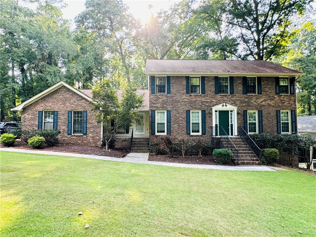 Stonelake Trl, Lilburn, GA 30047