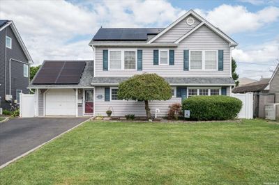 23 Redpoll Lane, House other with 3 bedrooms, 2 bathrooms and null parking in Levittown NY | Image 1