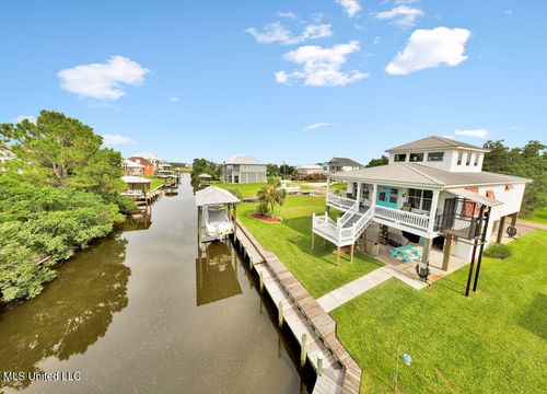 118 Edith Dr, Bay Saint Louis, MS, 39520-9058 | Card Image
