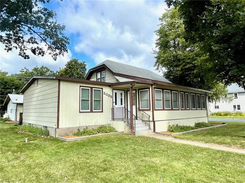 2003 Broadway St S, Menomonie, WI, 54751-3950 | Card Image