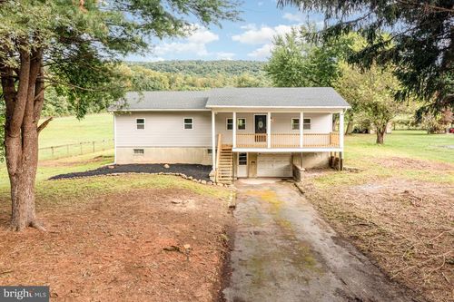 10438 Mountain Rd, GRANTVILLE, PA, 17028-8207 | Card Image