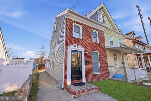 702 Corson St, BRISTOL, PA, 19007-3834 | Card Image