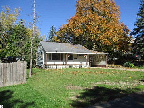 420 Isham St, Lyons, MI, 48851-8650 | Card Image