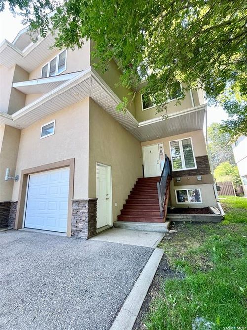 4-211 20th St W, Prince Albert, SK, S6V4G5 | Card Image