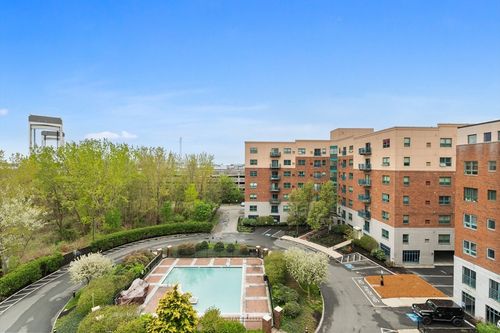 apt-613-165 Cottage St, Chelsea, MA, 02150-3372 | Card Image