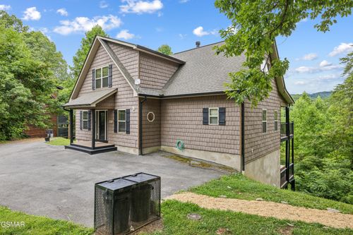 1316 Harmony Lane, Sevierville, TN, 37876 | Card Image
