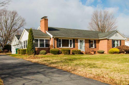 355 Westview St, Dayton, VA, 22821-9523 | Card Image