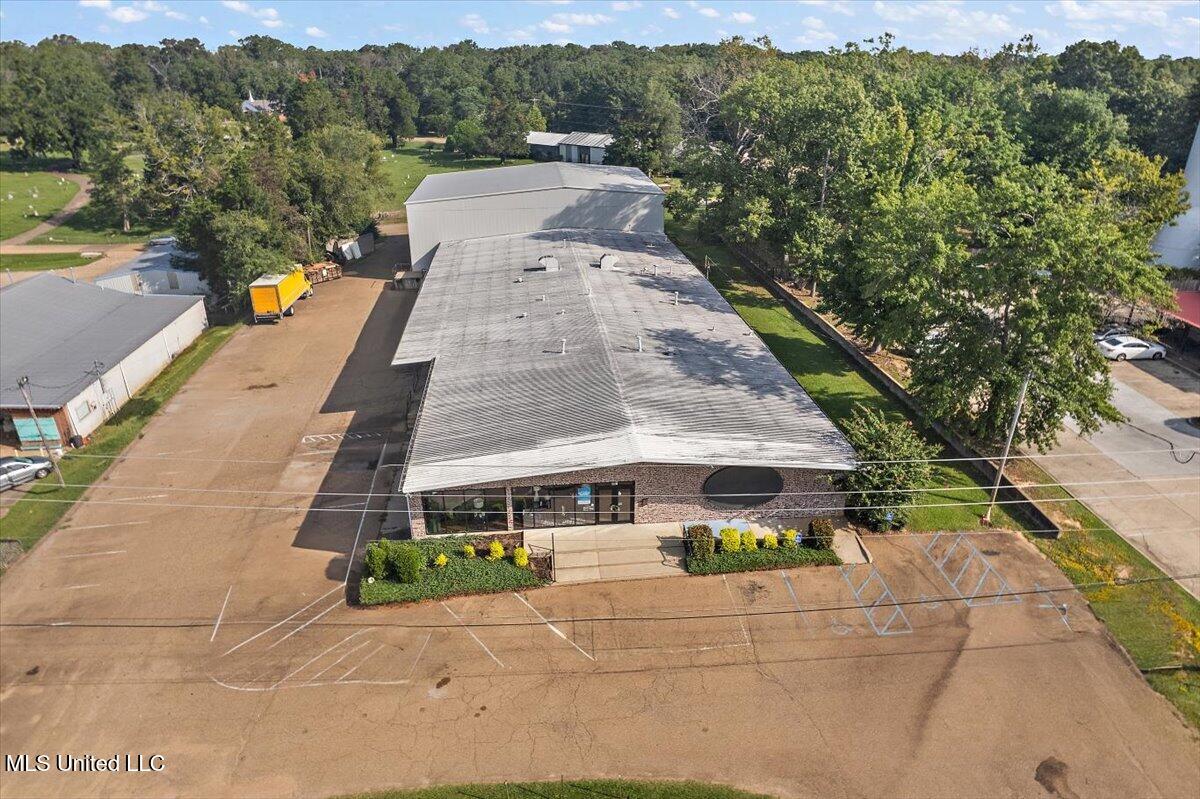 Commercial Sale in Clinton 2